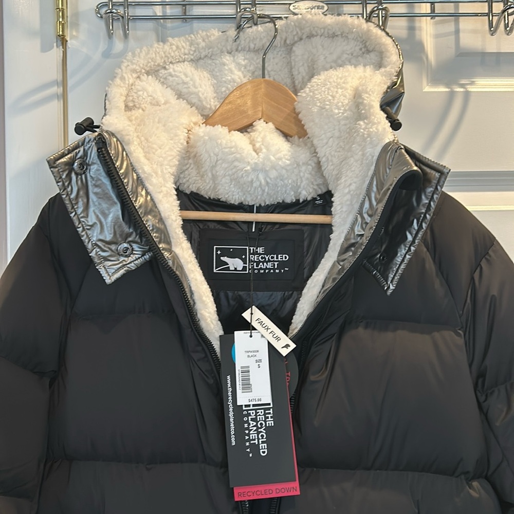 The Recycled Planet Company NWT!  Black Puff Coat. Size Small.